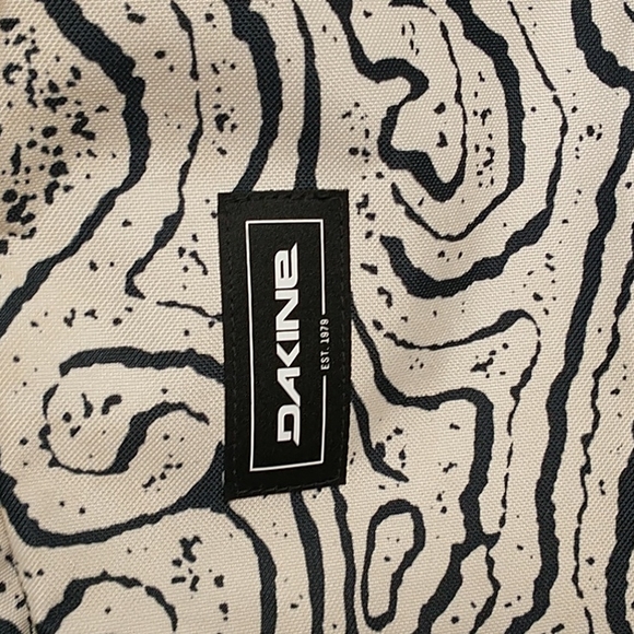 Dakine back pack - Picture 2 of 5